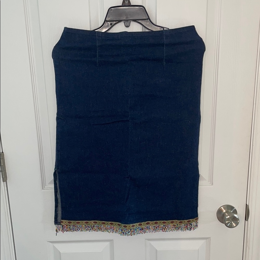 Beaded embellish denim skirt with side slits